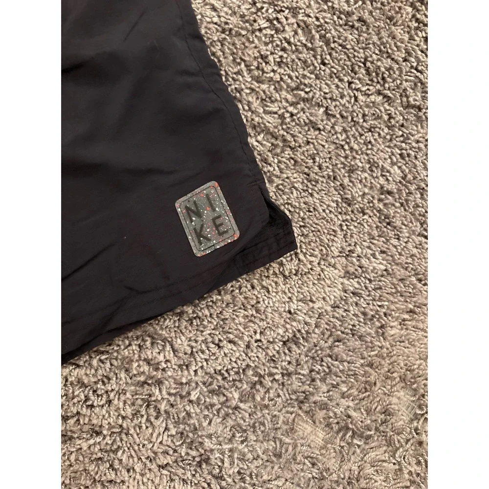 Nike Mens Black Swim Trunks Mesh Lined Board Shorts Size Large NESSB448